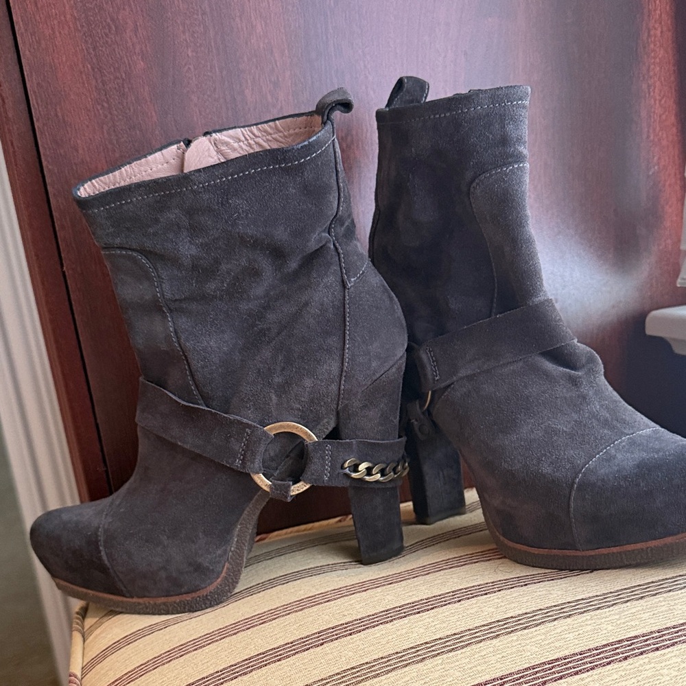 Pura Lopez Charcoal Suede Heeled Boots